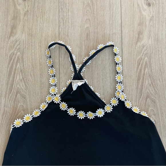 Black Daisy Tank - Picture 3 of 6